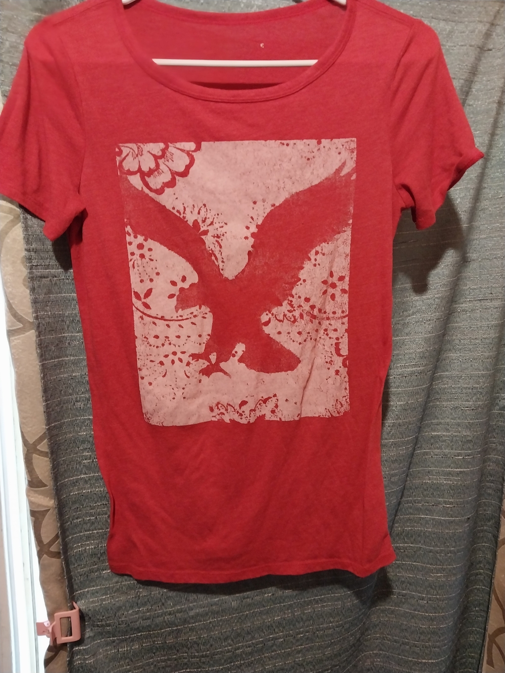 American Eagle Outfitters Red Graphic Short Sleeve Tee